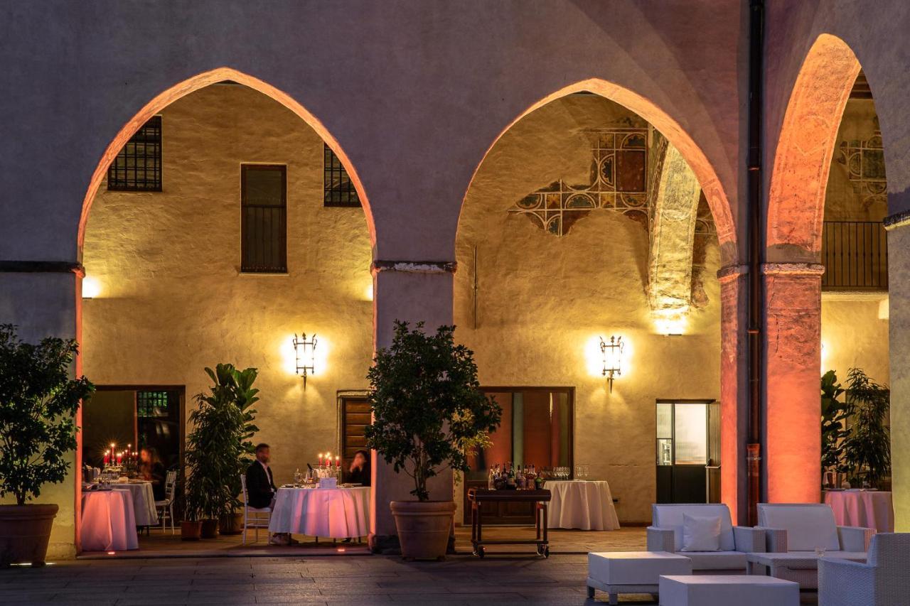 Hotel Castello Visconteo Cassano dʼAdda Esterno foto