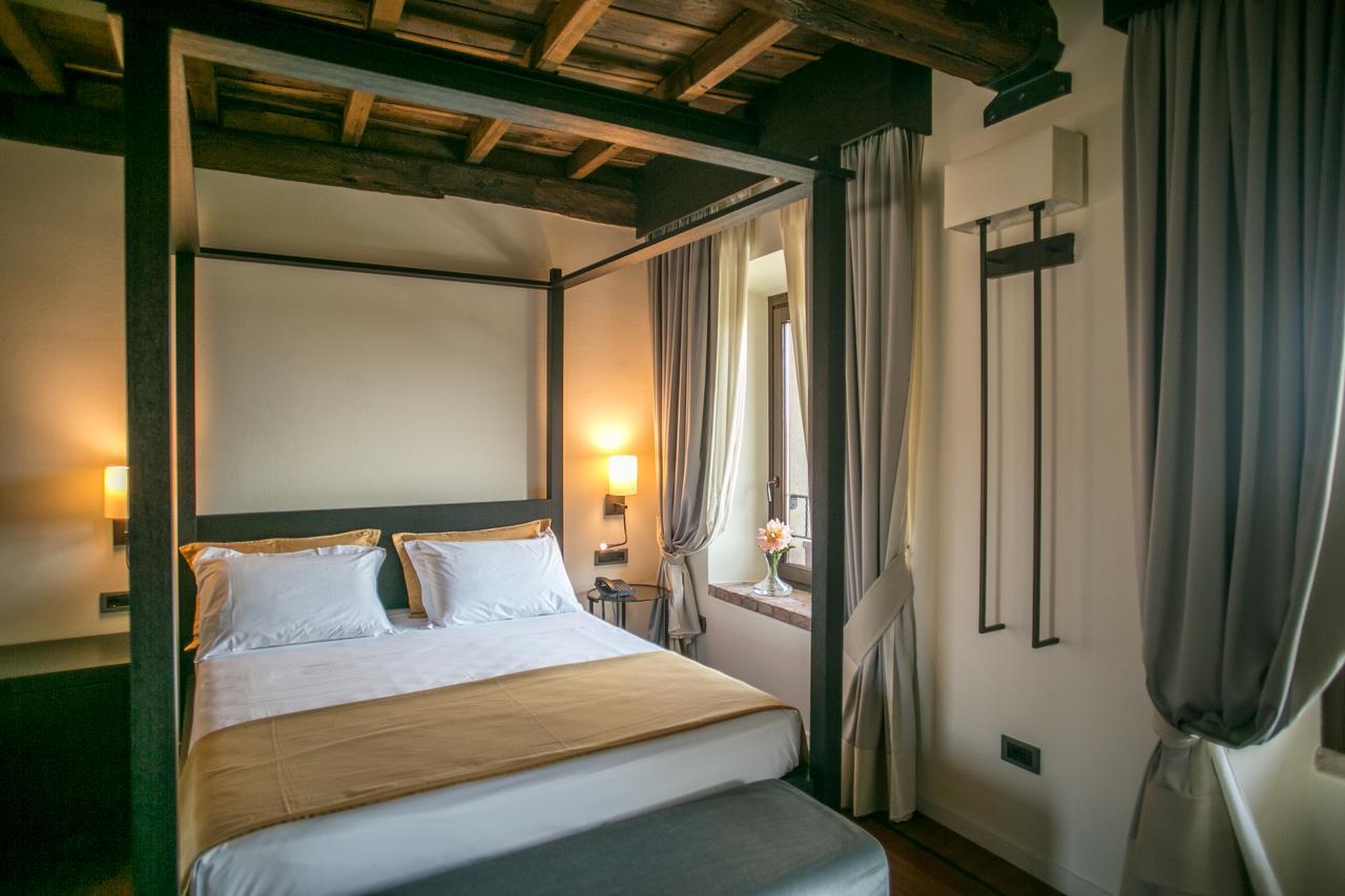 Hotel Castello Visconteo Cassano dʼAdda Esterno foto