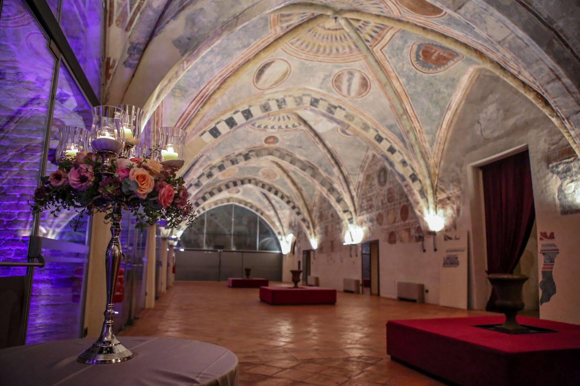 Hotel Castello Visconteo Cassano dʼAdda Esterno foto