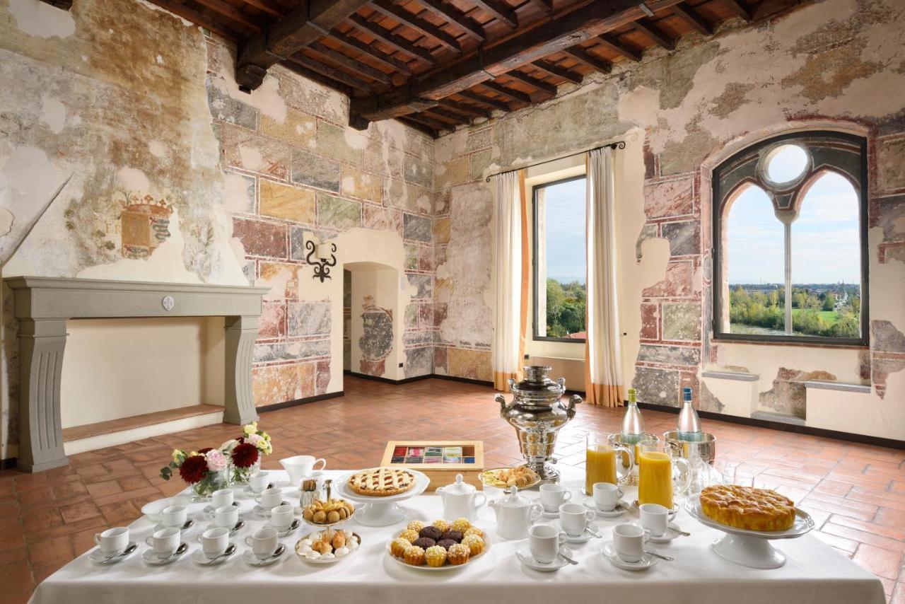 Hotel Castello Visconteo Cassano dʼAdda Esterno foto
