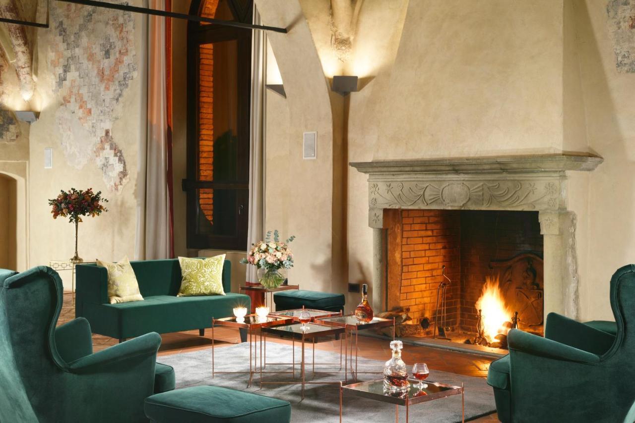 Hotel Castello Visconteo Cassano dʼAdda Esterno foto
