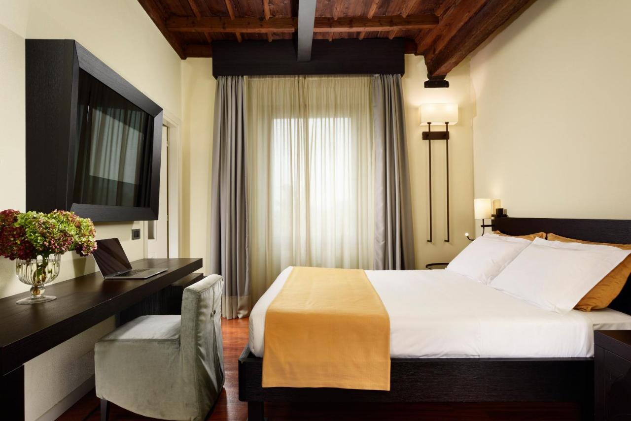 Hotel Castello Visconteo Cassano dʼAdda Esterno foto