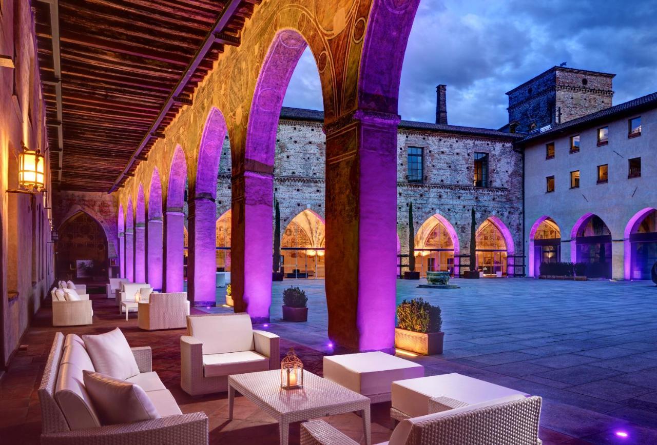 Hotel Castello Visconteo Cassano dʼAdda Esterno foto
