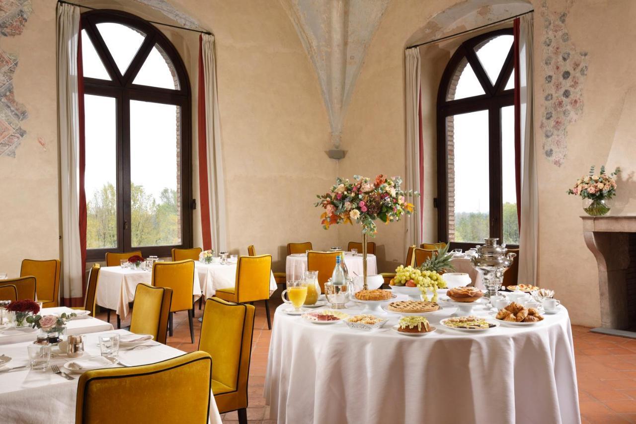 Hotel Castello Visconteo Cassano dʼAdda Esterno foto