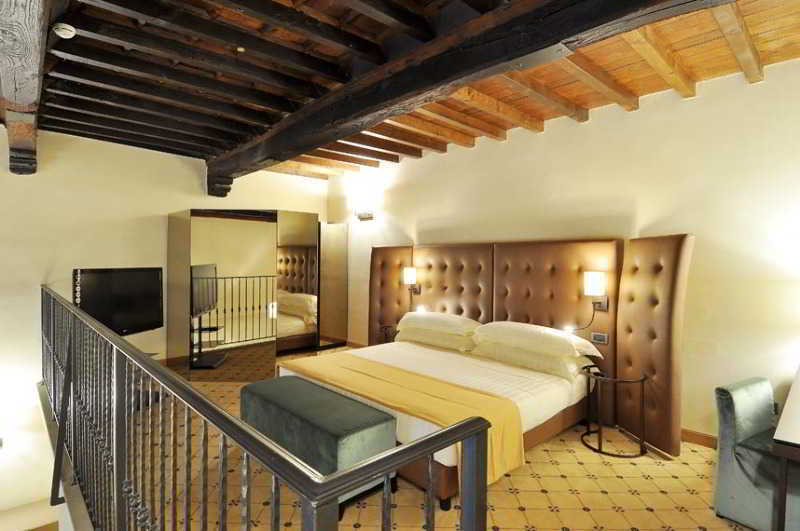 Hotel Castello Visconteo Cassano dʼAdda Esterno foto