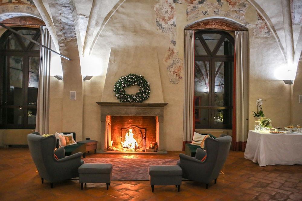 Hotel Castello Visconteo Cassano dʼAdda Esterno foto